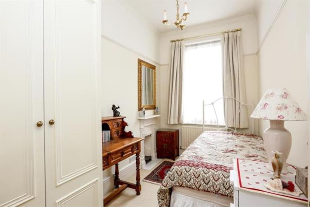 Large 3 Bed Flat In Central Wimbledon London Exterior foto