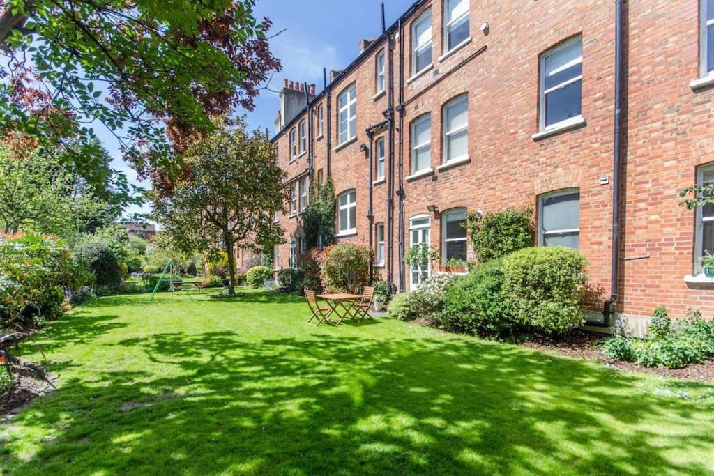 Large 3 Bed Flat In Central Wimbledon London Exterior foto